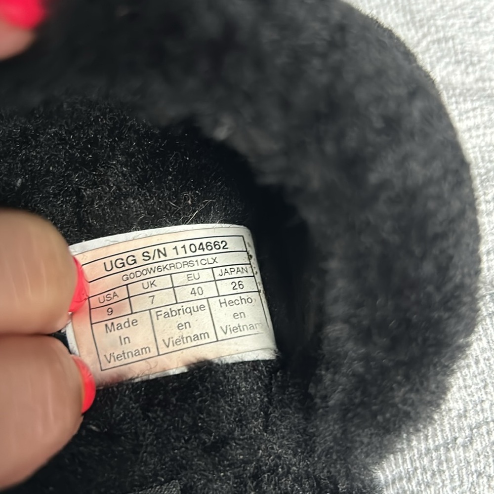 Ugg ‘Fuzz Yeah’ Sheepskin Slide/Slippers - Size 9 - image 7